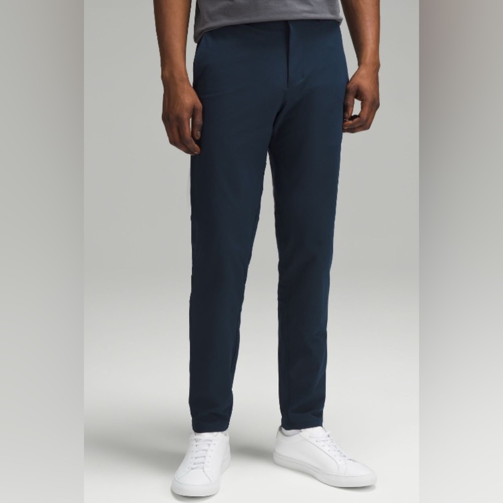 Lululemon ABC straight leg / slim fit men’s pants